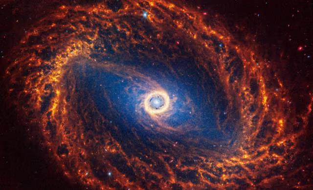 Galáxia NGC 1512 registrado pelo James Webb