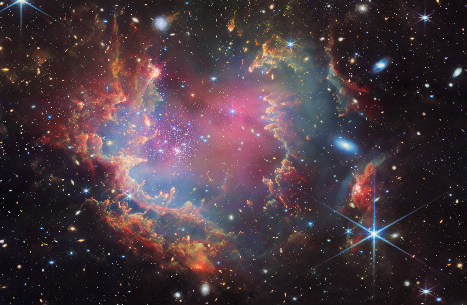 Aglomerado NGC 602, aglomerado de estrelas registrada pelo James Webb Space Telescope