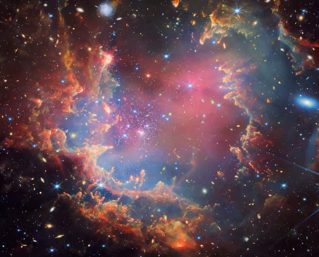 Aglomerado NGC 602, em imagem do James Webb