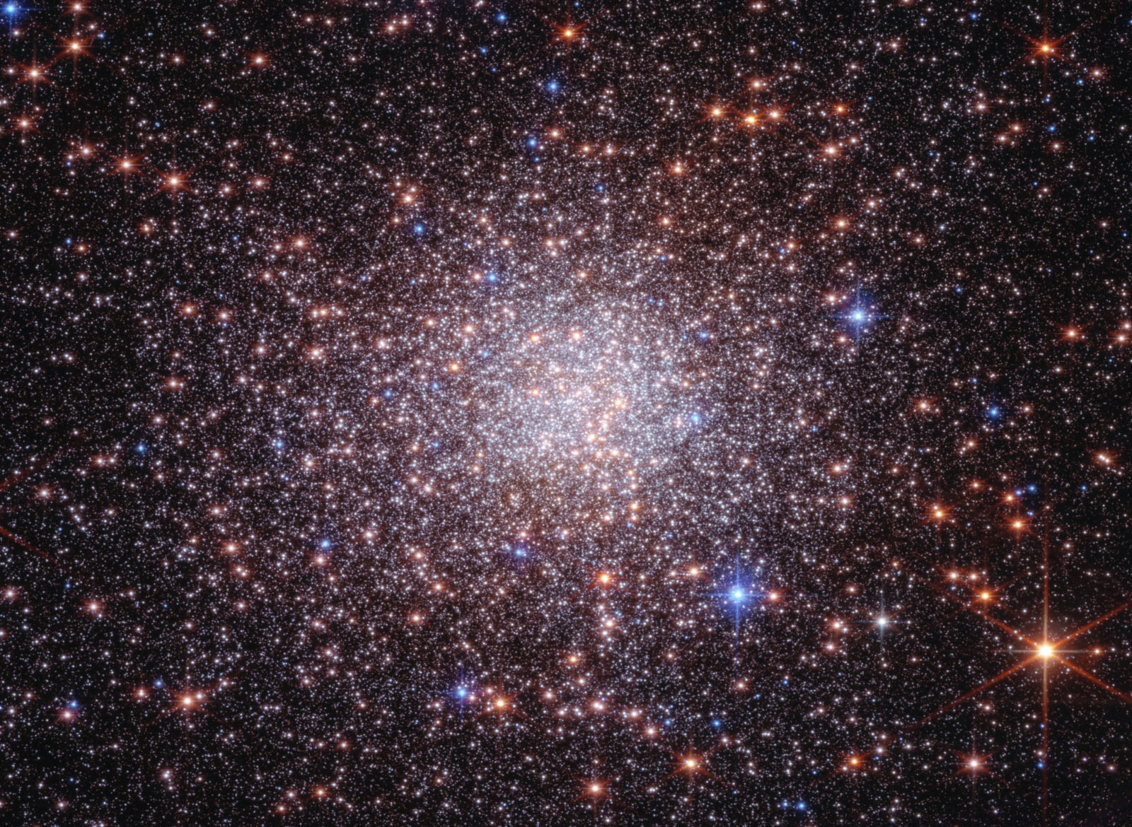Terzan 5, aglomerado globular, em imagem do Hubble Space Telescope