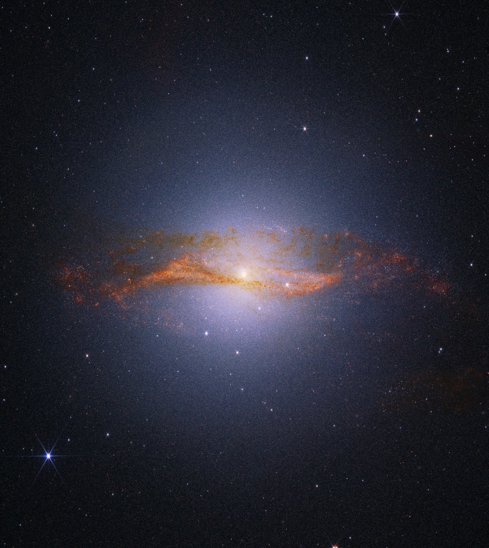 Centaurus A, galáxia registrada pelo James Webb Space Telescope